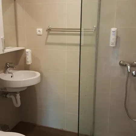 Riverside Guest house *