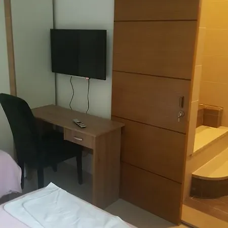 Riverside Guest house *